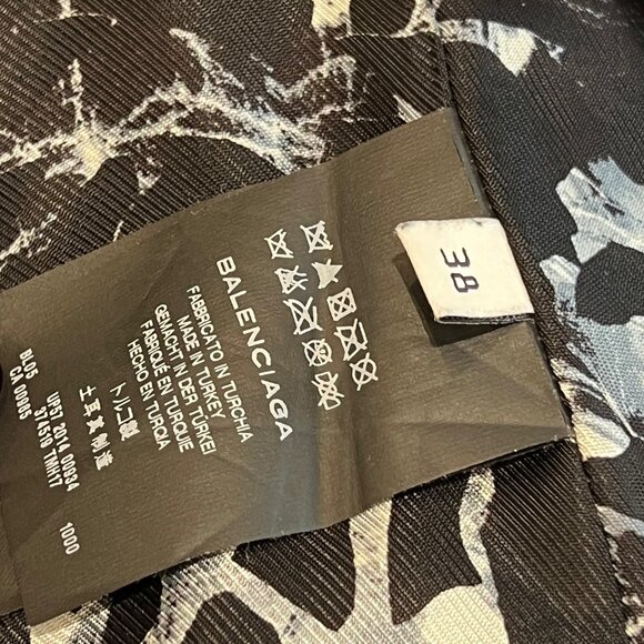 Balenciaga Women’s Classic Leather Biker Jacket - Picture 9 of 13